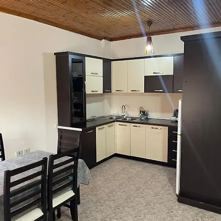 Dedi Apartment 2 *